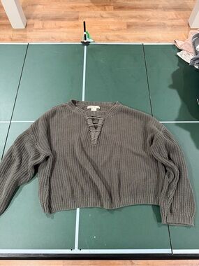 Kaisely Olive Green Ribbed Lace-Up Crop Sweater